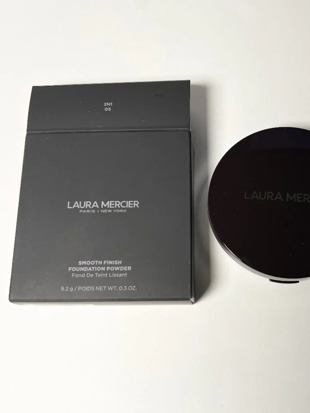 Laura Mercier Smooth Finish Foundation Powder Shade 2N1 05 Full Regular Size